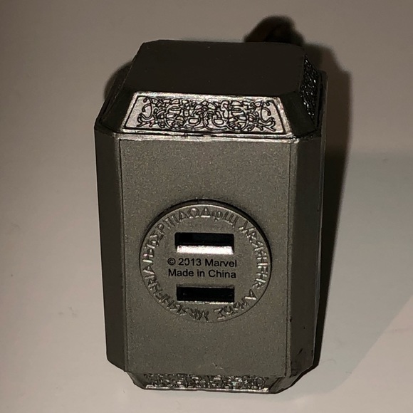 🔨 4/$25 MARVEL THOR’S HAMMER KEYCHAIN CINEPLEX THEATRES PROMO 🔨 - Picture 3 of 4